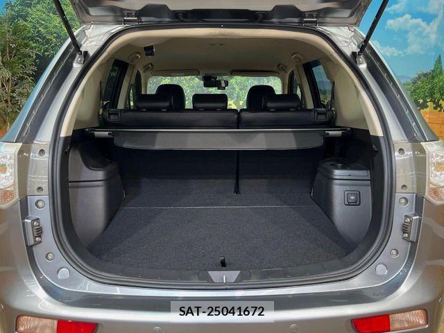 Mitsubishi OUTLANDER PHEV 2013-12 8745108-10