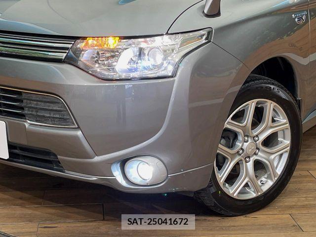 Mitsubishi OUTLANDER PHEV 2013-12 8745108-12