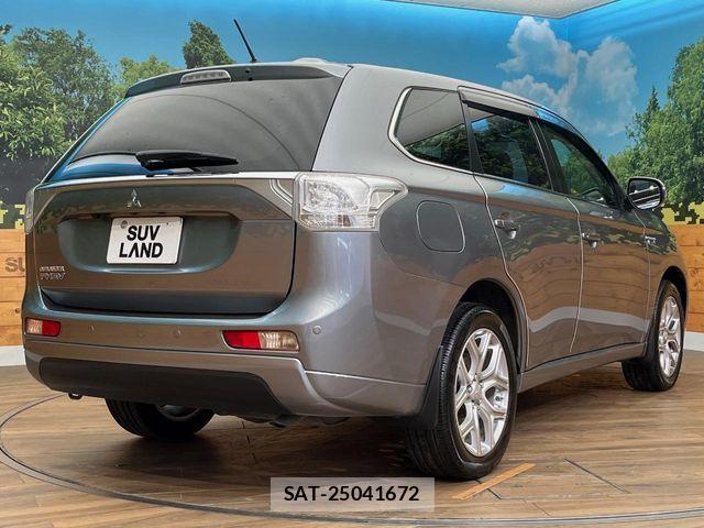 Mitsubishi OUTLANDER PHEV 2013-12 8745108-17