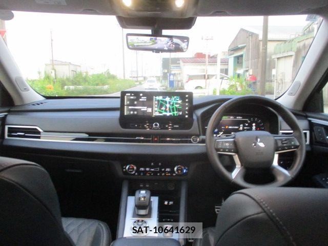 Mitsubishi OUTLANDER PHEV 2024-11 8745094-11