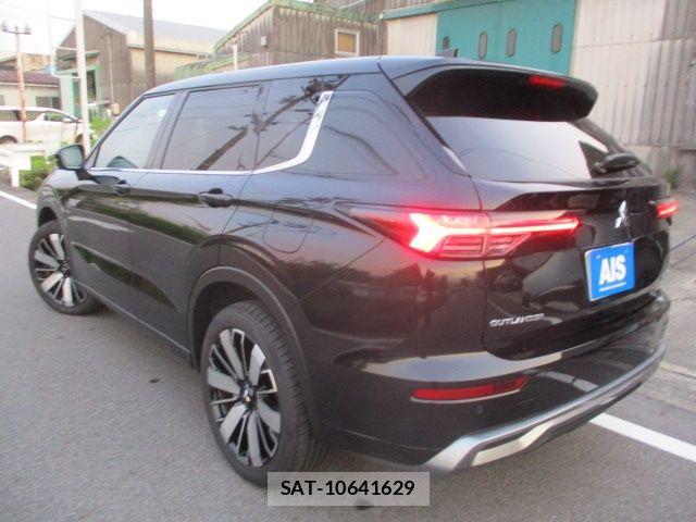 Mitsubishi OUTLANDER PHEV 2024-11 8745094-2