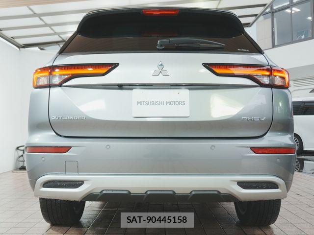 Mitsubishi OUTLANDER PHEV 2022-09 8745098-9