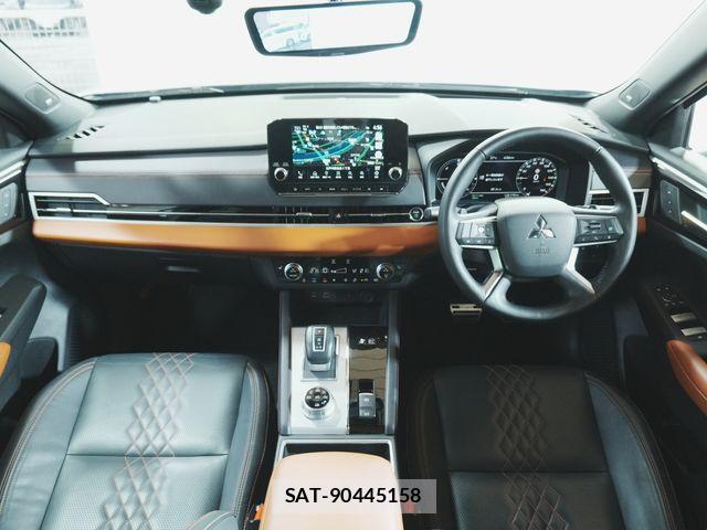 Mitsubishi OUTLANDER PHEV 2022-09 8745098-1