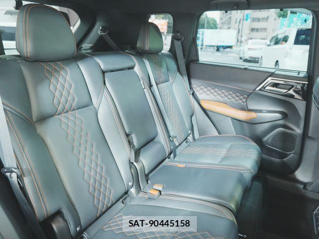 Mitsubishi OUTLANDER PHEV 2022-09 8745098-25
