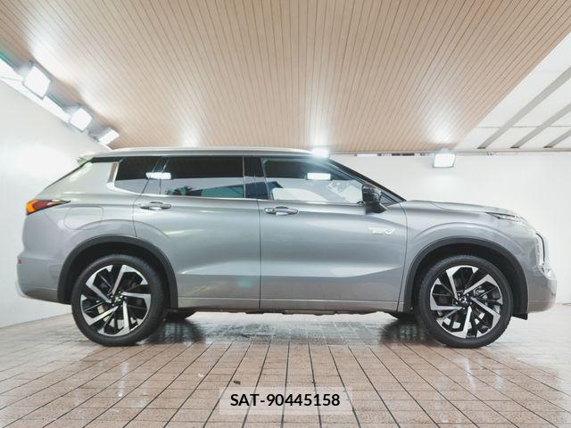Mitsubishi OUTLANDER PHEV 2022-09 8745098-28