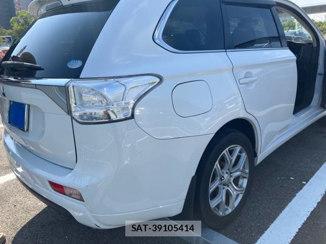 Mitsubishi OUTLANDER PHEV 2014-10 8745110-14