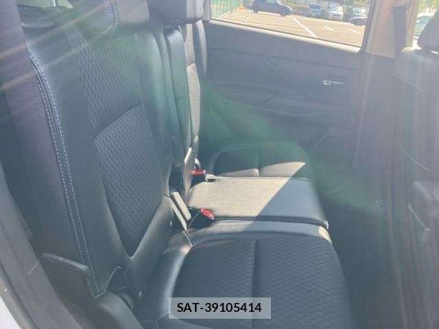 Mitsubishi OUTLANDER PHEV 2014-10 8745110-7