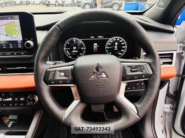 Mitsubishi OUTLANDER PHEV 2022-05 8745096-12