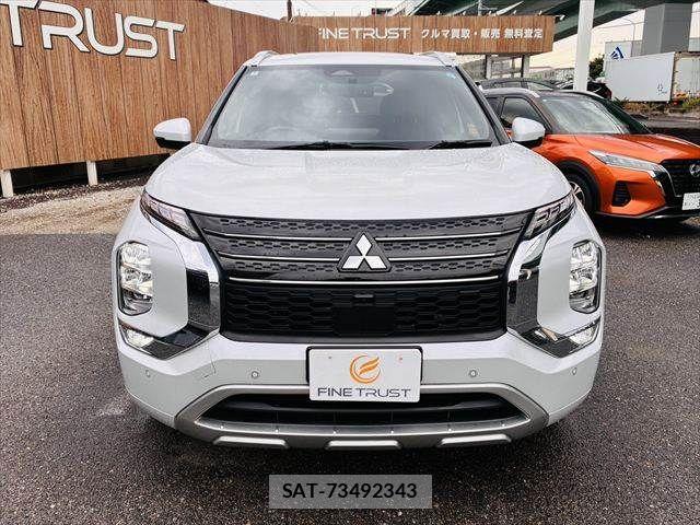 Mitsubishi OUTLANDER PHEV 2022-05 8745096-16