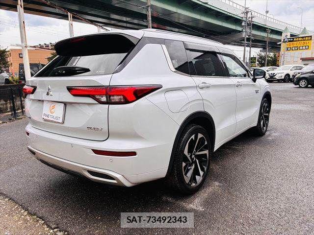 Mitsubishi OUTLANDER PHEV 2022-05 8745096-19