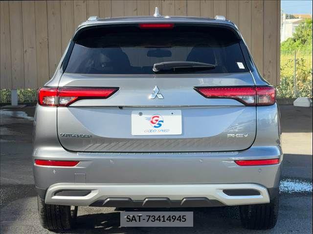 Mitsubishi OUTLANDER PHEV 2023-11 8745099-15