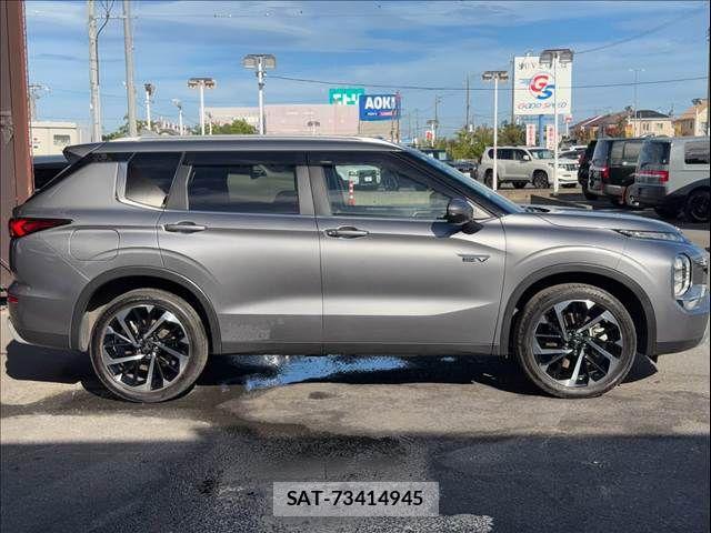 Mitsubishi OUTLANDER PHEV 2023-11 8745099-17