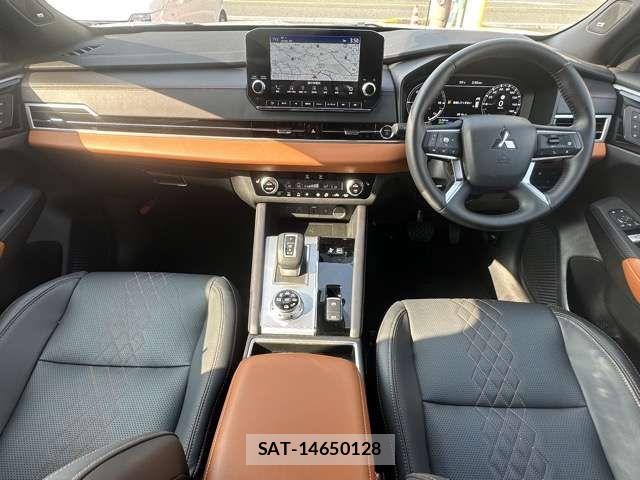 Mitsubishi OUTLANDER PHEV 2024-02 8797074-10