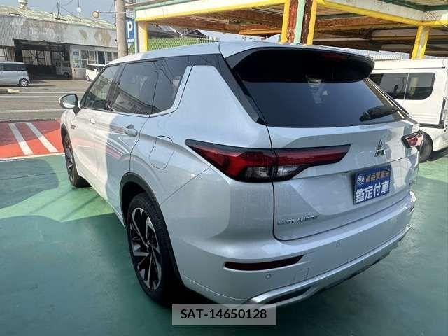 Mitsubishi OUTLANDER PHEV 2024-02 8797074-3