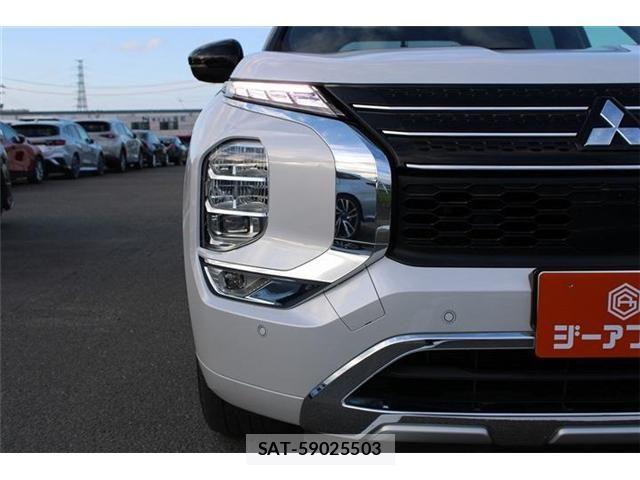 Mitsubishi OUTLANDER PHEV 2022-02 8797079-11