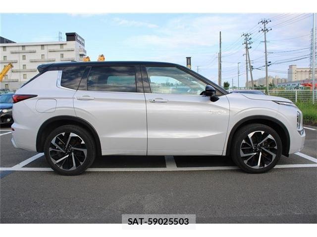 Mitsubishi OUTLANDER PHEV 2022-02 8797079-4