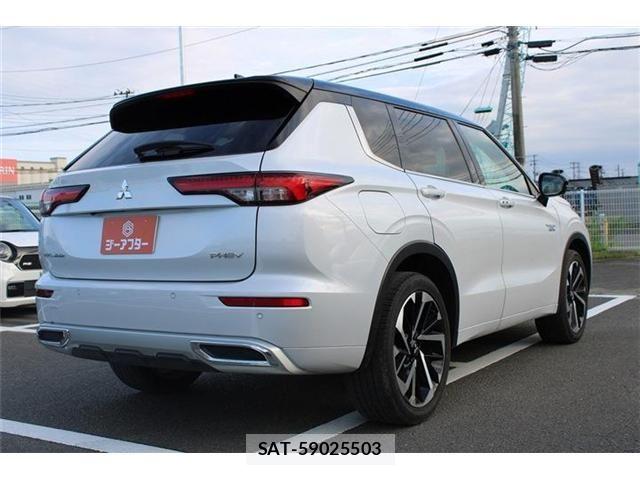 Mitsubishi OUTLANDER PHEV 2022-02 8797079-5