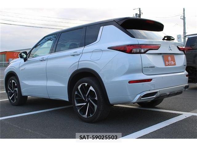 Mitsubishi OUTLANDER PHEV 2022-02 8797079-7