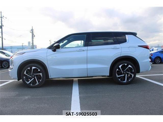 Mitsubishi OUTLANDER PHEV 2022-02 8797079-8