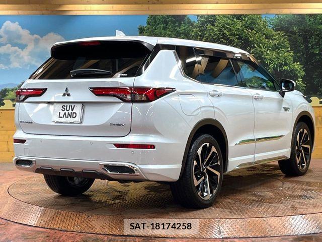 Mitsubishi OUTLANDER PHEV 2024-02 8830997-16