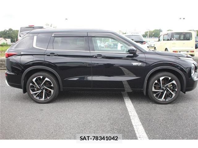 Mitsubishi OUTLANDER PHEV 2022-01 8831011-11
