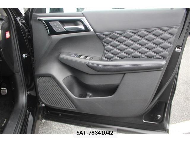 Mitsubishi OUTLANDER PHEV 2022-01 8831011-19