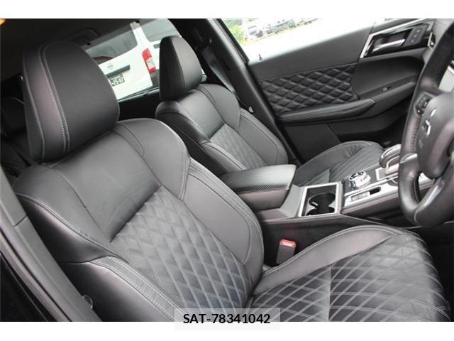 Mitsubishi OUTLANDER PHEV 2022-01 8831011-20