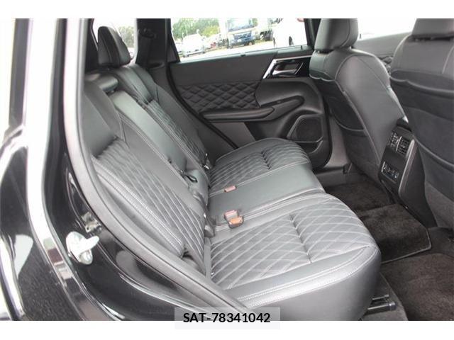Mitsubishi OUTLANDER PHEV 2022-01 8831011-21