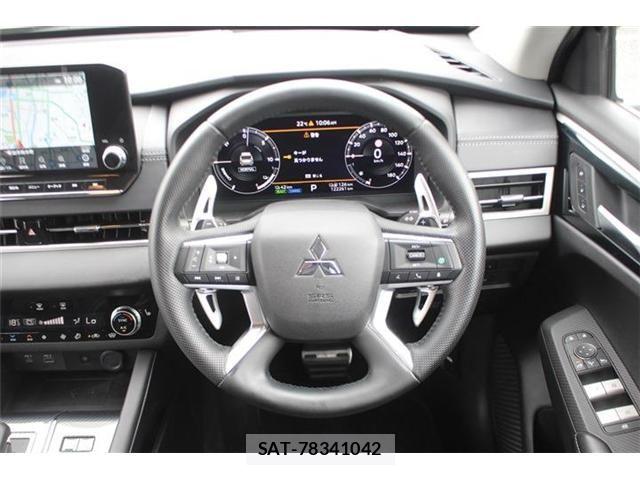 Mitsubishi OUTLANDER PHEV 2022-01 8831011-23