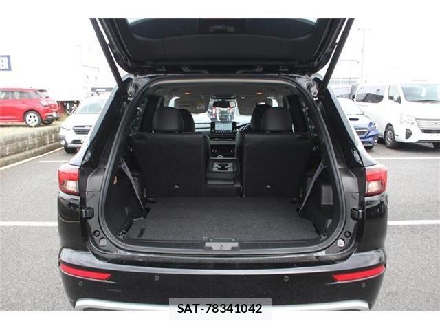 Mitsubishi OUTLANDER PHEV 2022-01 8831011-28