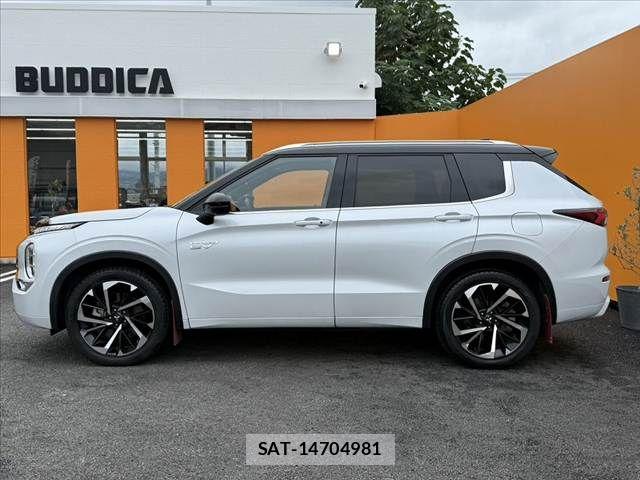 Mitsubishi OUTLANDER PHEV 2022-05 8831009-10