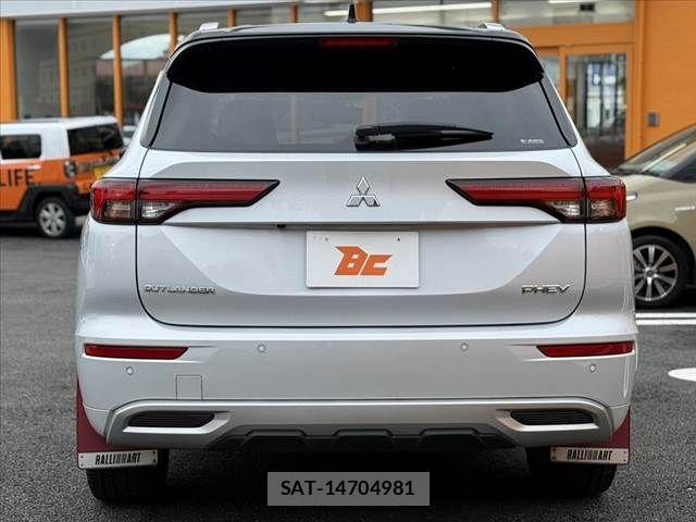 Mitsubishi OUTLANDER PHEV 2022-05 8831009-13