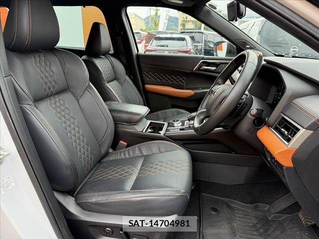 Mitsubishi OUTLANDER PHEV 2022-05 8831009-15
