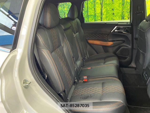 Mitsubishi OUTLANDER PHEV 2022-01 8830998-8