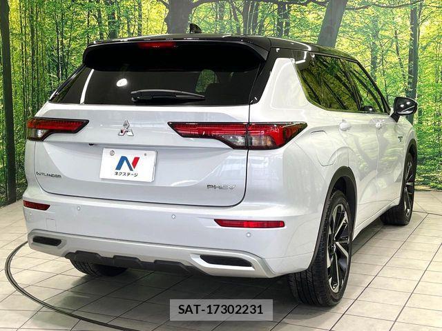 Mitsubishi OUTLANDER PHEV 2022-07 8831008-17