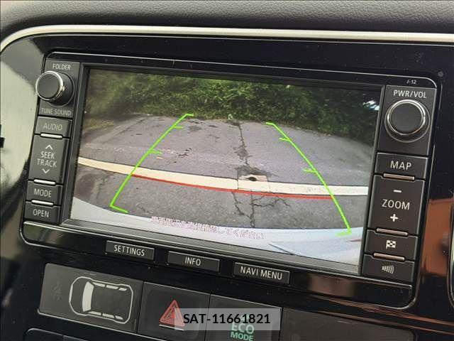 Mitsubishi OUTLANDER PHEV 2015-03 8831012-11