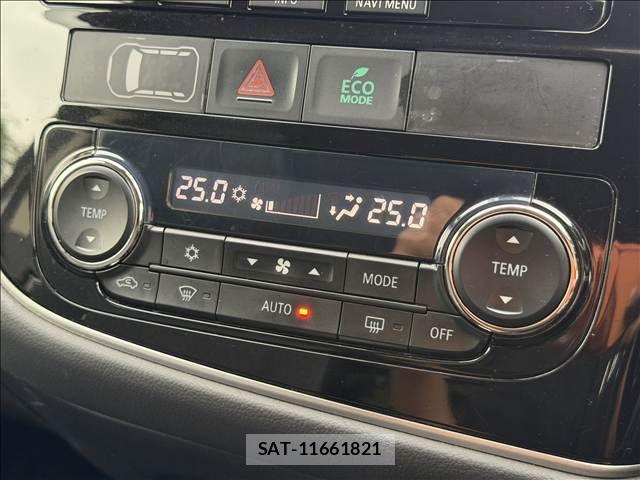 Mitsubishi OUTLANDER PHEV 2015-03 8831012-12