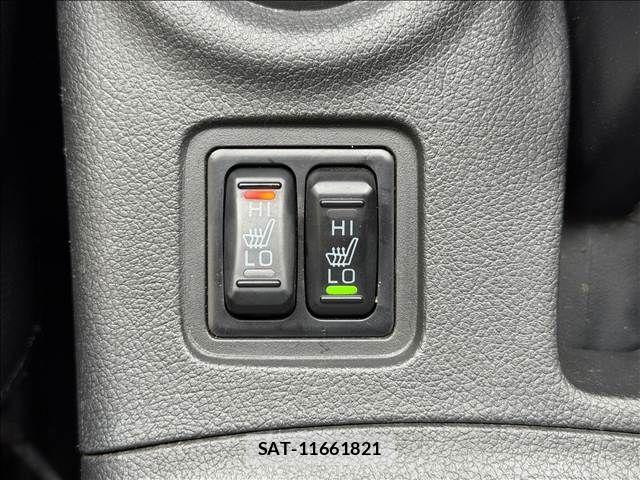 Mitsubishi OUTLANDER PHEV 2015-03 8831012-13