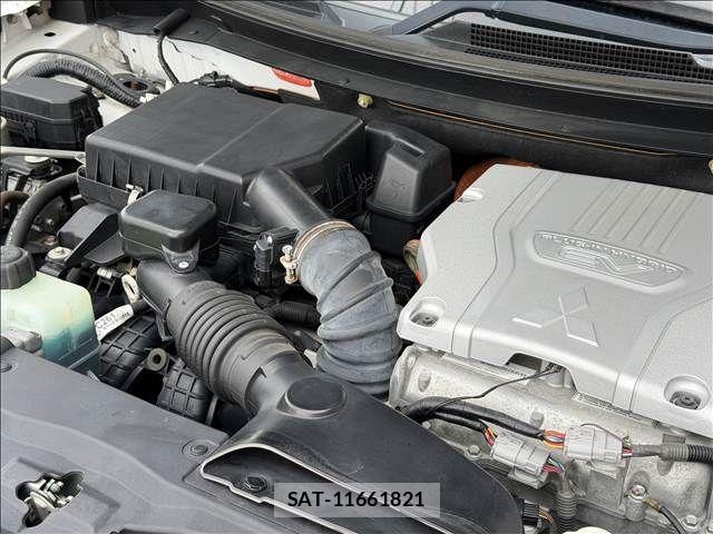 Mitsubishi OUTLANDER PHEV 2015-03 8831012-19