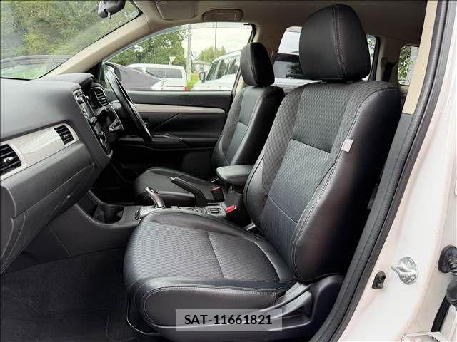 Mitsubishi OUTLANDER PHEV 2015-03 8831012-24