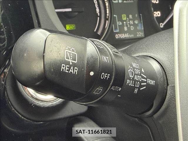Mitsubishi OUTLANDER PHEV 2015-03 8831012-27