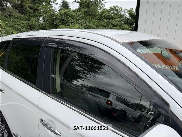 Mitsubishi OUTLANDER PHEV 2015-03 8831012-29