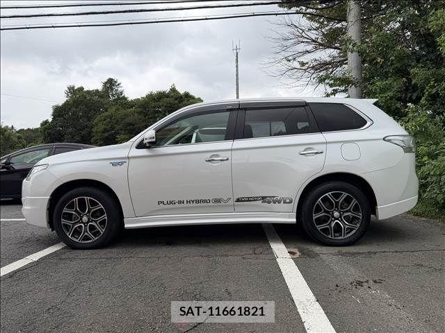 Mitsubishi OUTLANDER PHEV 2015-03 8831012-5