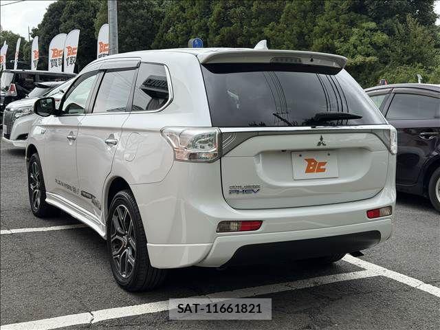 Mitsubishi OUTLANDER PHEV 2015-03 8831012-7