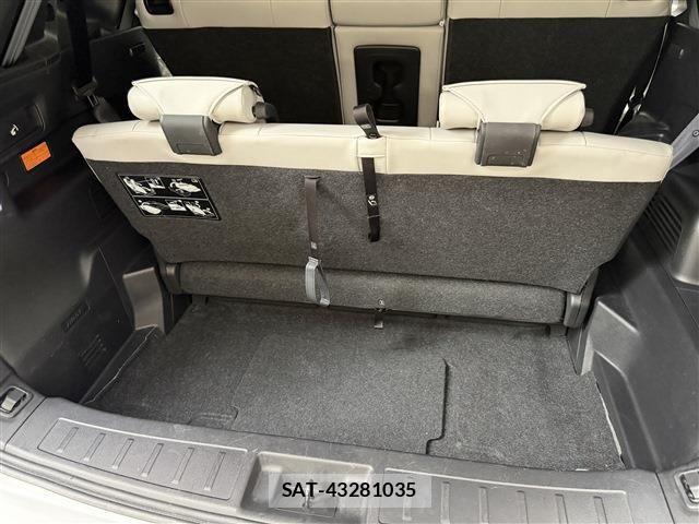 Mitsubishi OUTLANDER PHEV 2022-04 8831010-17