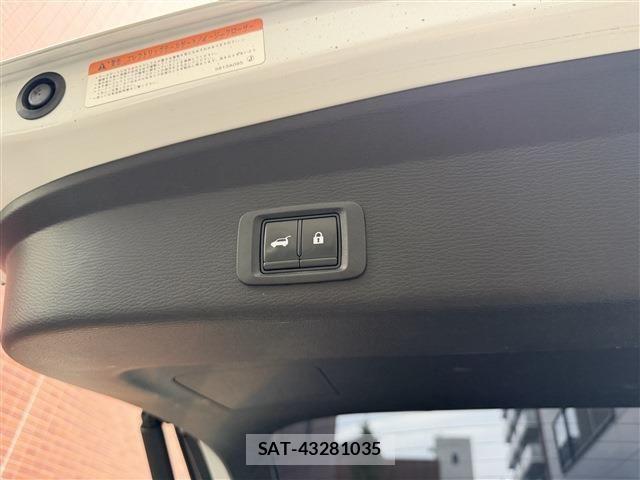 Mitsubishi OUTLANDER PHEV 2022-04 8831010-18