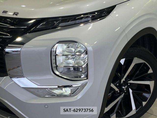 Mitsubishi OUTLANDER PHEV 2022-07 8850308-12