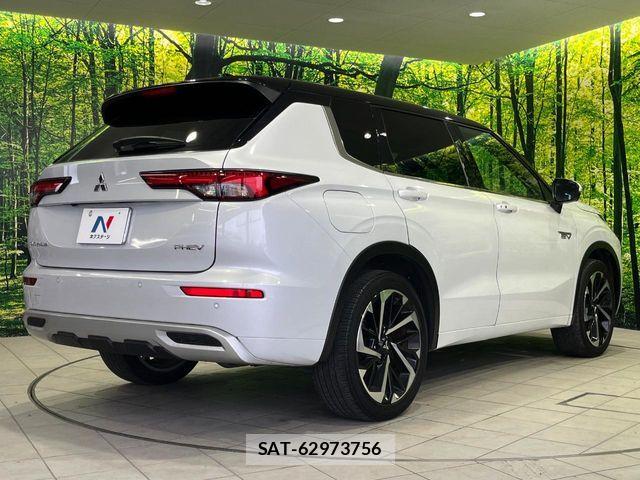 Mitsubishi OUTLANDER PHEV 2022-07 8850308-16