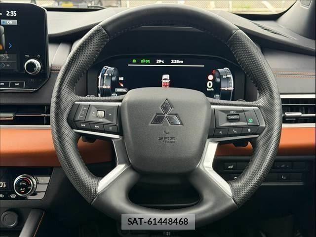 Mitsubishi OUTLANDER PHEV 2022-07 8850313-11