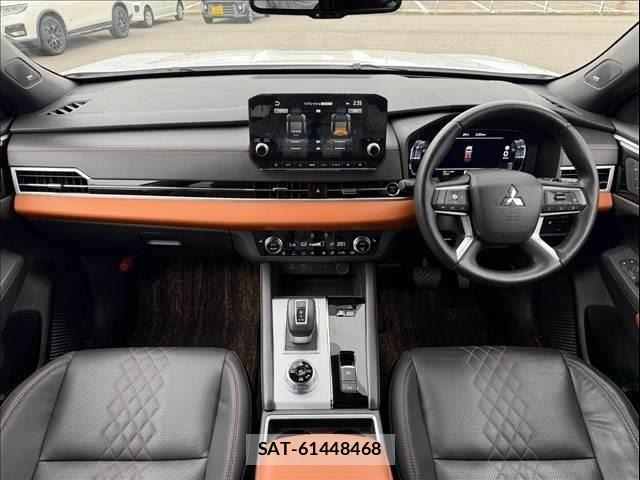 Mitsubishi OUTLANDER PHEV 2022-07 8850313-1